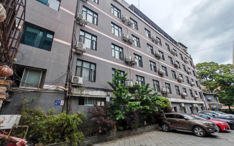 貴州省機(jī)關(guān)事務(wù)管理局國有資產(chǎn)管理服務(wù)中心貴陽市云巖區(qū)扁井巷77號(hào)1棟1-7層、餐廳、鍋爐房招租